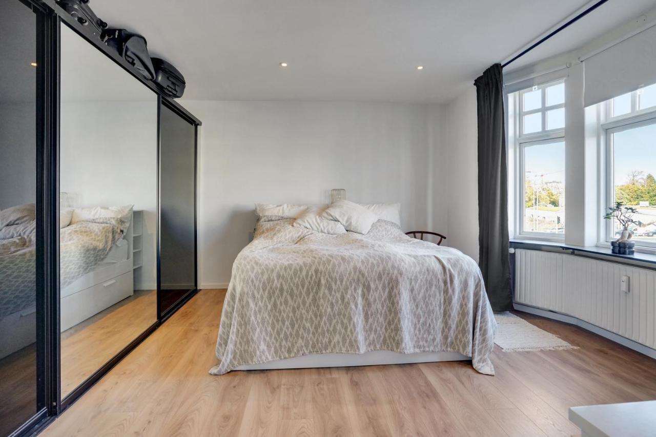 Bath Tub Penthouse In The City Aalborg Exterior photo