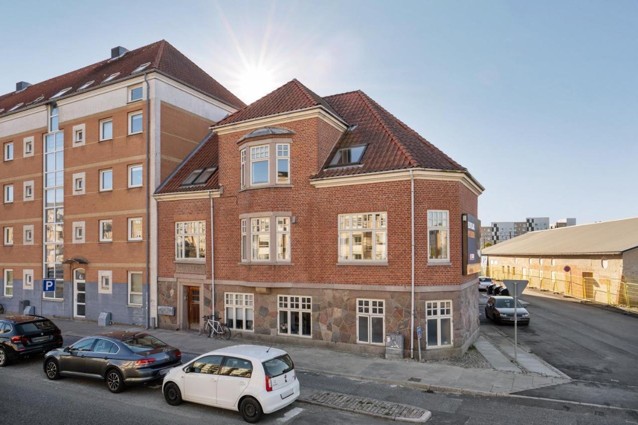 Bath Tub Penthouse In The City Aalborg Exterior photo